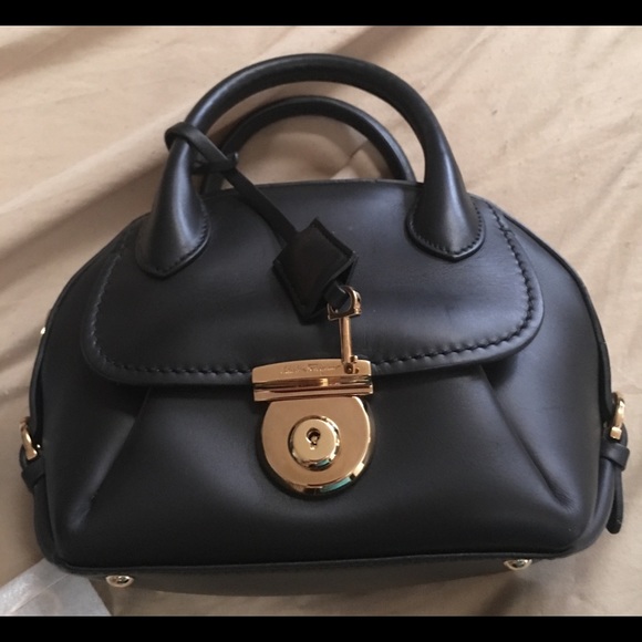 Salvatore Ferragamo purse - Picture 2 of 4